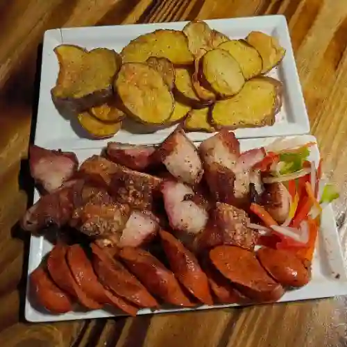 Chicharrón y Mas