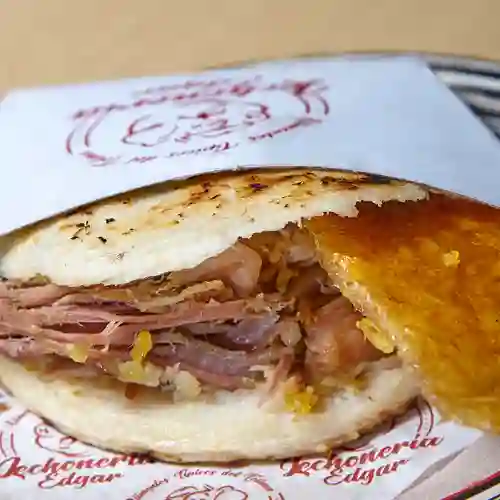 1 Arepa Rellena de Lechona