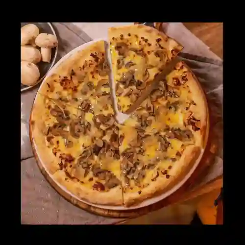 Pizza Tres Quesos y Trufa