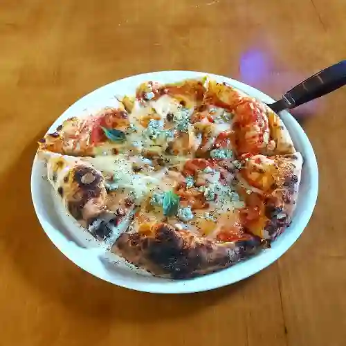 Pizza Quattro Formaggi: Vegetariana