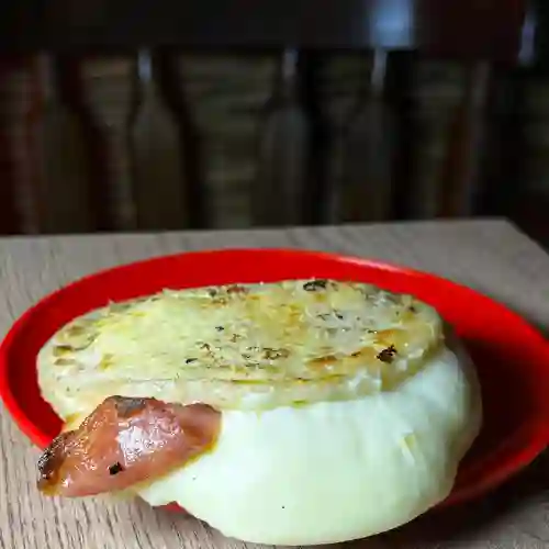 Arepa Queso y Tocineta