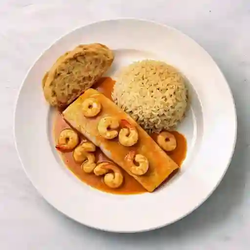 Salmón en Salsa de Camarones