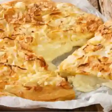 Fugazzetta c/queso y cebolla mediana
