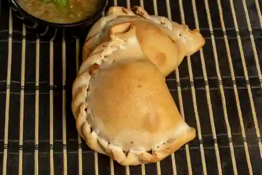 Empanada Costilla bbq y Queso 