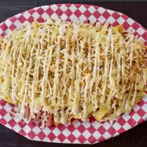 Salchipapa sencilla