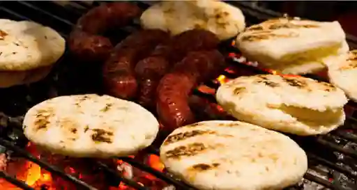 Arepa de Chorizo y Queso