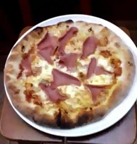 Combo pizza jamón + diavola + 2 bebidas