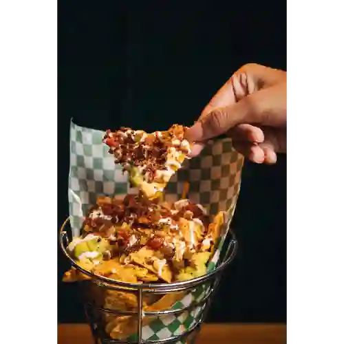 Nachos y Toppings y Spicy And Smoke Sauc