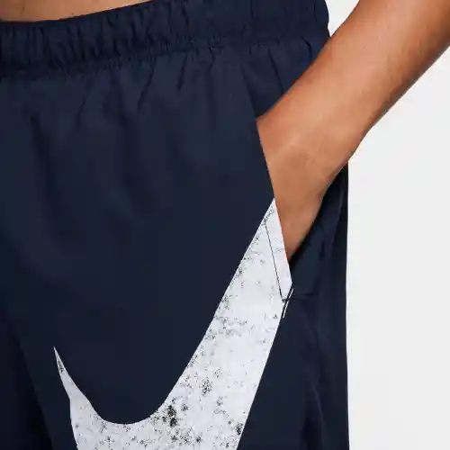 Nike Pantaloneta Challenger Swoosh 5In de Hombre Azul Talla L