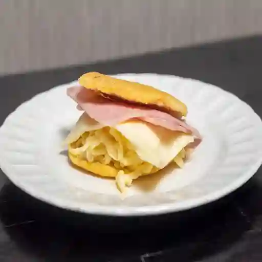 Arepa de Jamón y Queso
