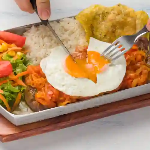 Bistec a Caballo + Limonada