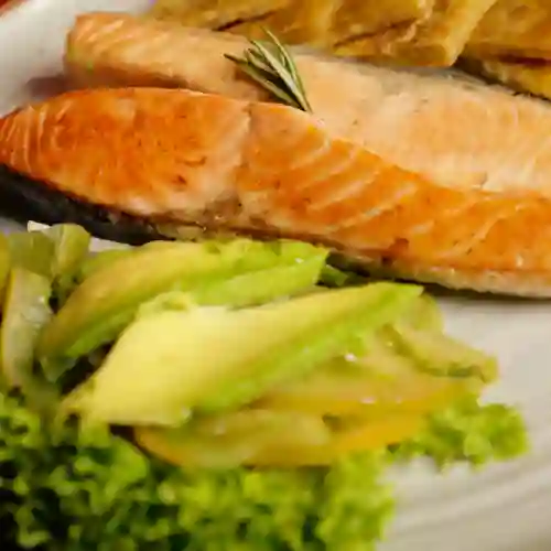 Salmón Al Ajillo