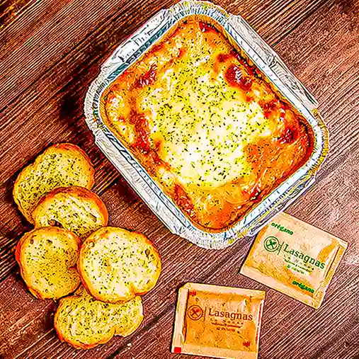 Lasagna Pollo Espinaca y Bebida