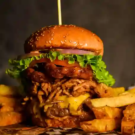 Burger Pulled Pork + Papa Francesa