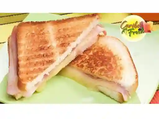 4 Sándwich de Jamón y Queso Doble Crema