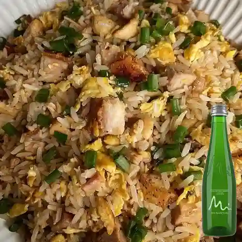 Combo Chaufa de Pollo + Manantial Con Gas 300ML