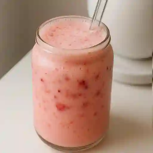 Jugo de fresa en leche