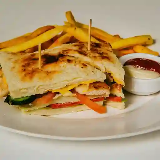 Sándwich de Pollo en Combo