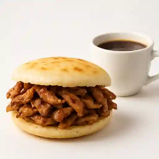 Arepa + carne asada res o cerdo o pollo