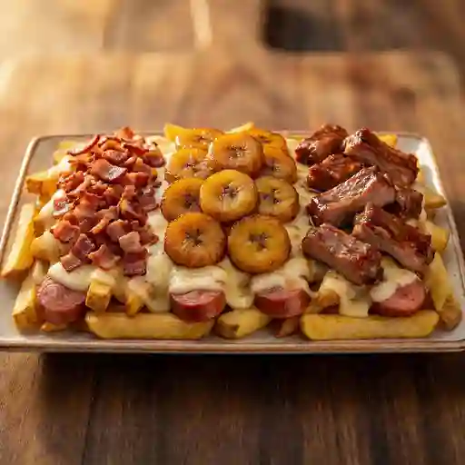 Salchipapa tres tesoros (para dos)