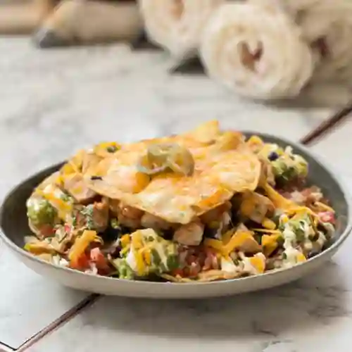 Mega Nachos con Pollo