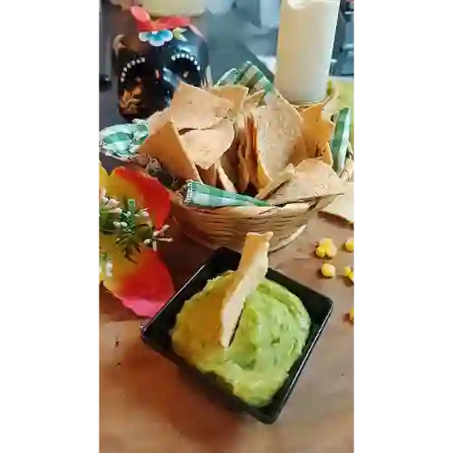 Nachos con Guacamole
