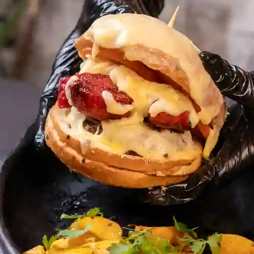 Hamburguesa Criolla con Papas Criollas