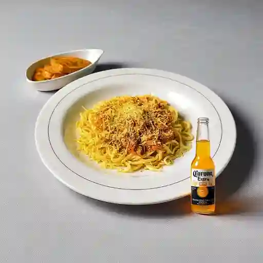 Combo Spaghetti Pollo y Tocineta + Corona 330 ml