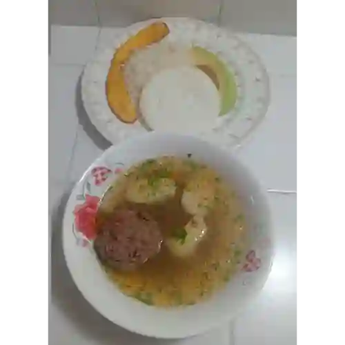Caldo de Albondiga