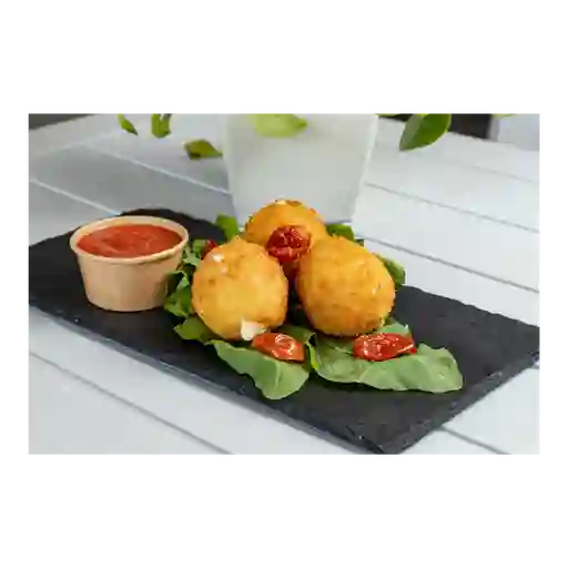 Bolitas de queso apanadas