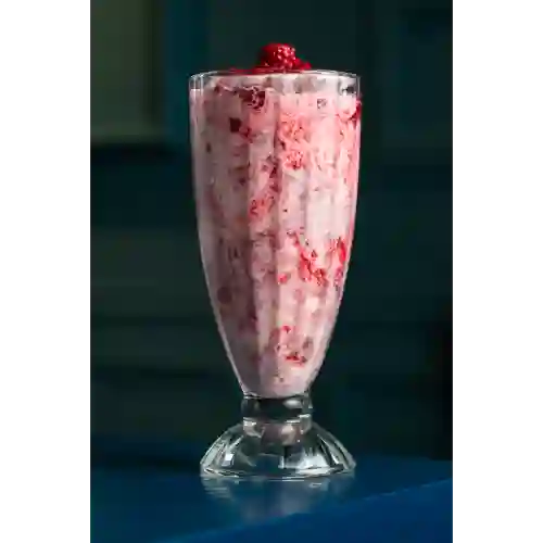 Malteada Original de Frutos Rojos y Mantequilla de Maní.