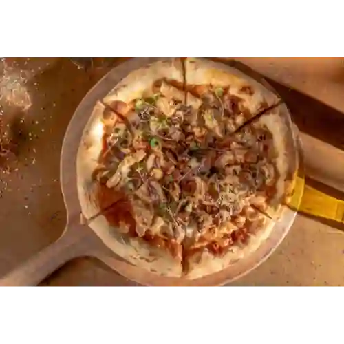 Pizza Pollo con Hongos y Tocineta