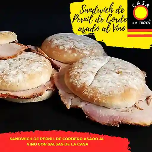 Cordero asado al vino sencillo