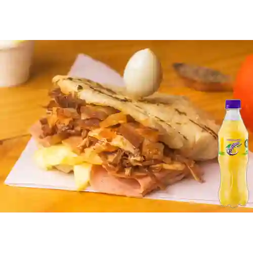 Combo Arepa Rellena Especial + Quatro Original 400ML