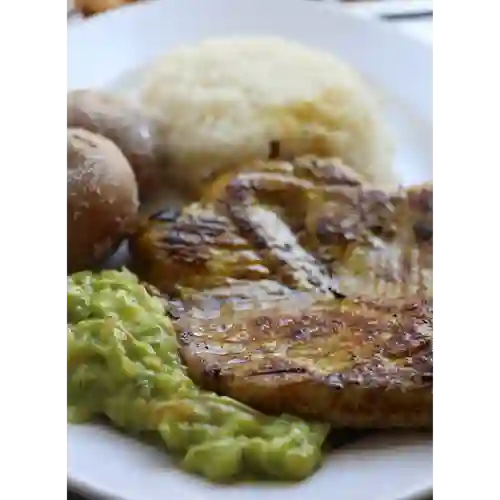 Almuerzo con Pechuga a la Plancha
