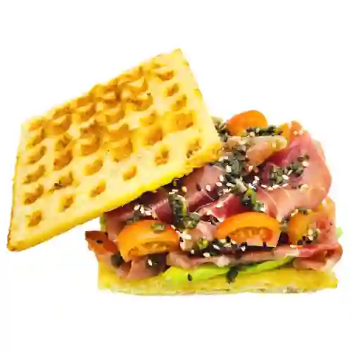 Jamón Serrano y Aguacate Waffle Sandwich