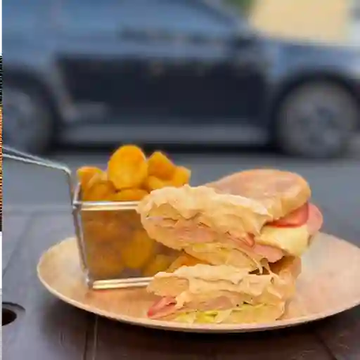 Sandwich jamon y queso