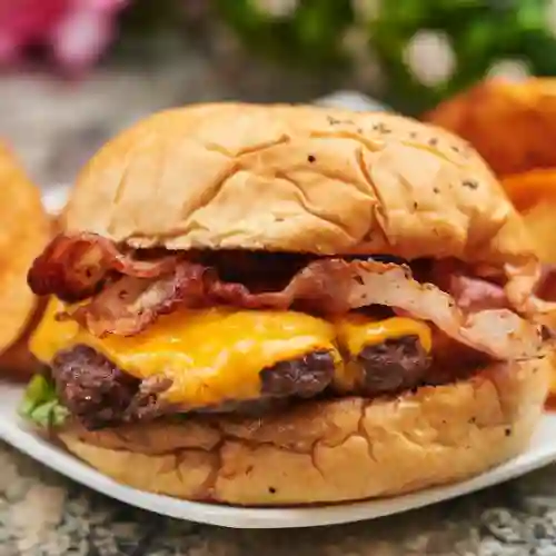 Bacon Cheeseburger con Papas