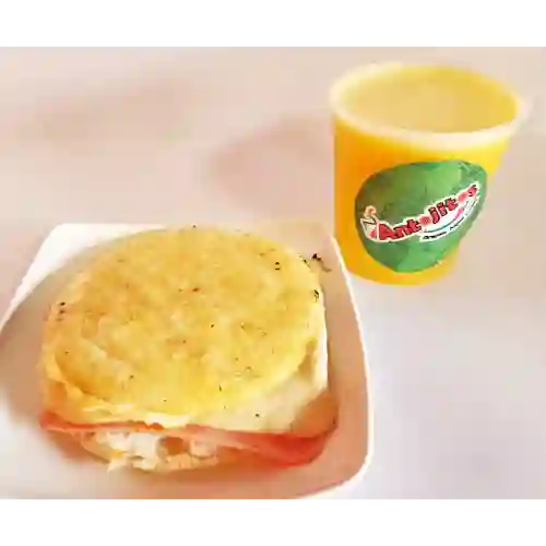 Combo Arepa Jamon y Queso