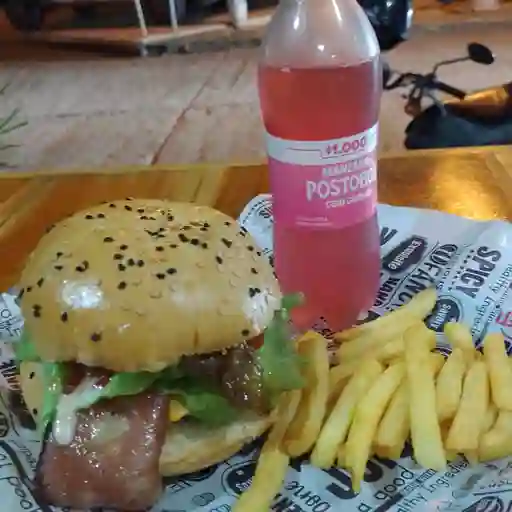 Hamburguesa de la casa en combo