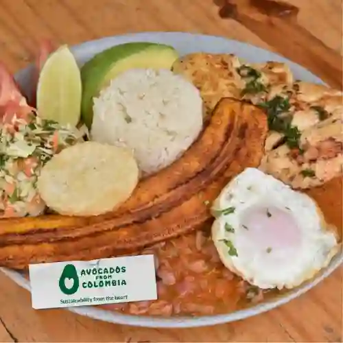 Bandeja Montañera con Pollo