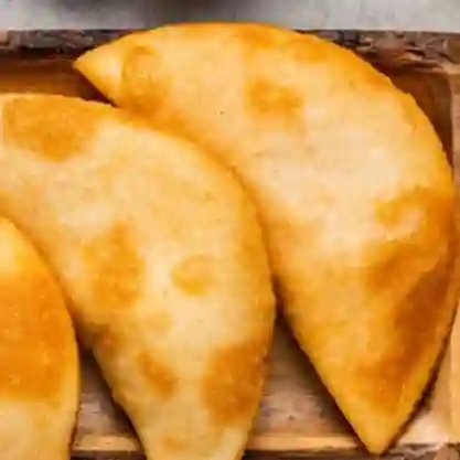 Combo Mega Empanada de Pollo