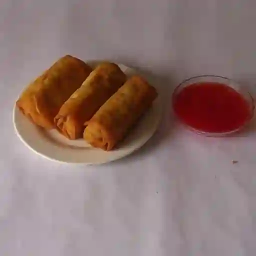 3 Lumpias con Mr Tea