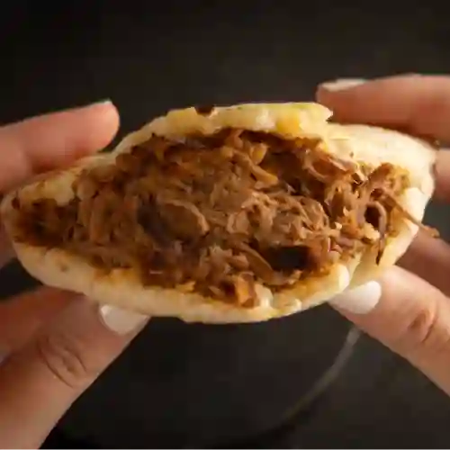 Arepa de Carne y Queso
