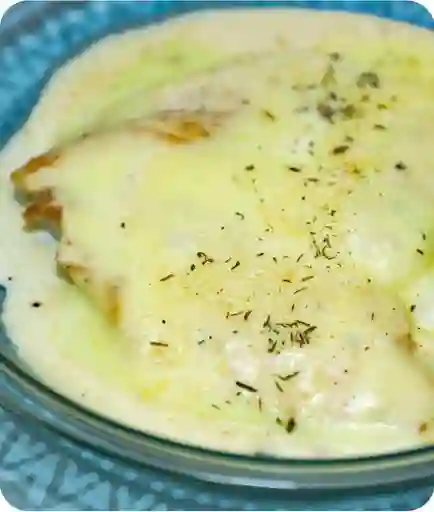Filete de Pechuga con Champiñones en Queso Fundida