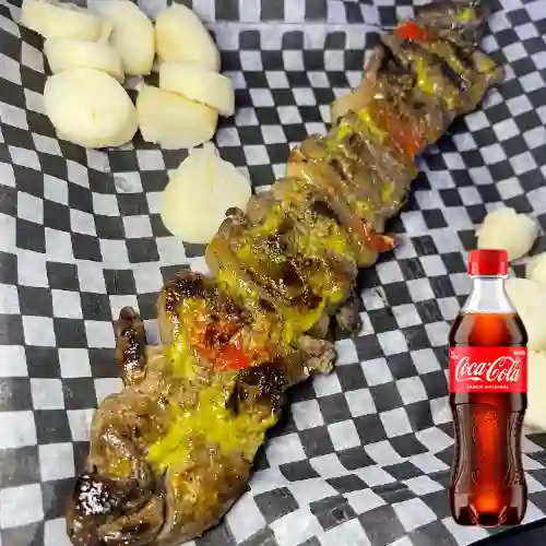 Combo Chuzo Entero Lomo + Coca Cola Original 400 ml