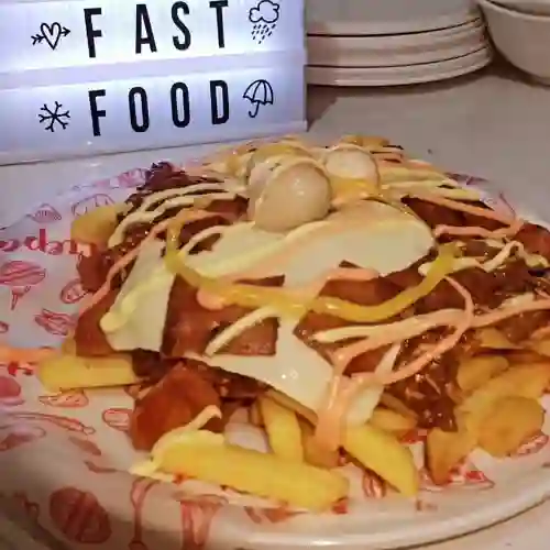 Salchipapa Carnívora