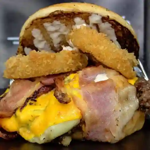 Burger double cheese bacon al carbon