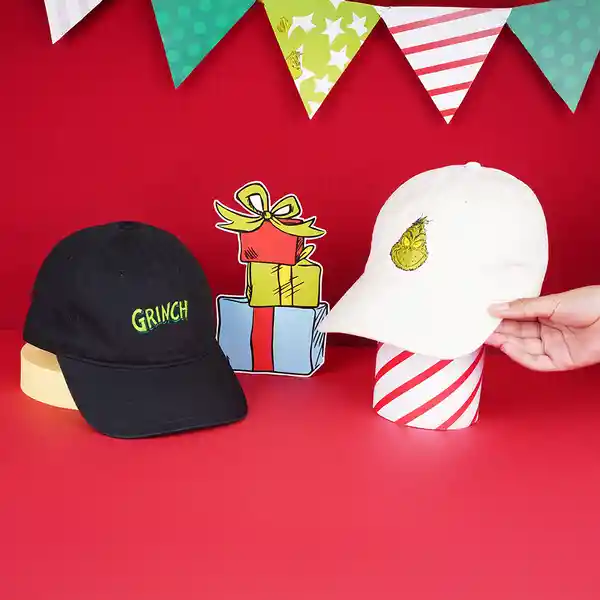 Gorra de Béisbol Bordada Serie The Grinch Negro Miniso