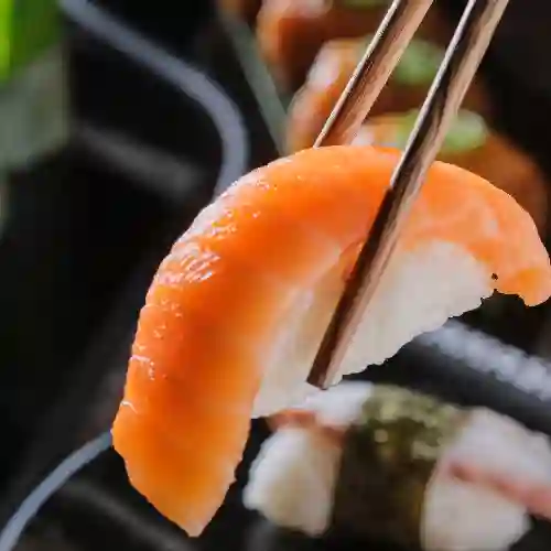 Nigiri Salmon